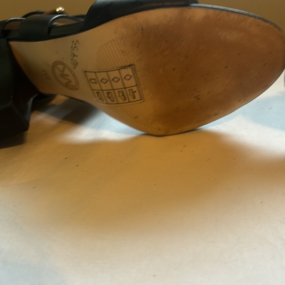 Michael Kors Adrianna Sandal - Picture 5 of 7